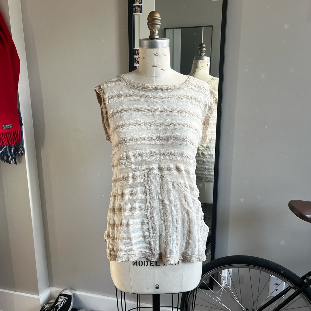 Nude knit top